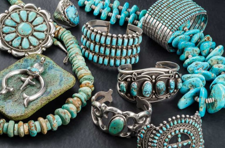 10 Methods To Incorporate Turquoise Jewellery Into Your On a regular basis Fashion